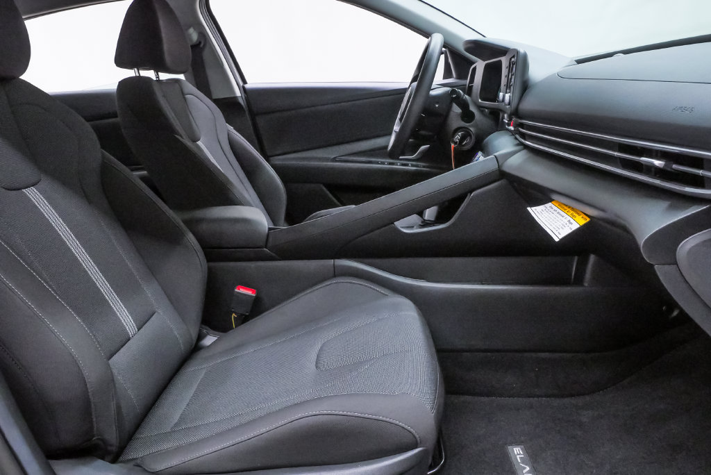 2026 Hyundai Elantra SE - Photo 13