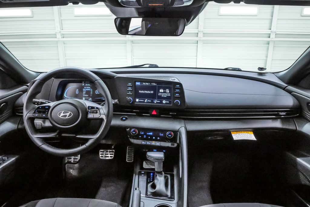 2026 Hyundai Elantra SEL Sport - Photo 14
