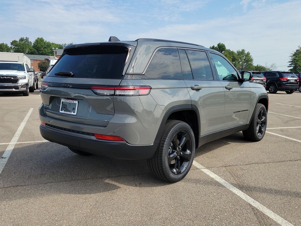 New 2027 Jeep Grand Cherokee Limited 4x4 Sport Utility