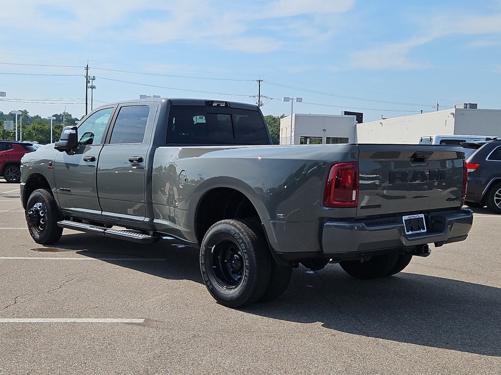 New 2027 Ram 3500 Big Horn 4x4 Crew Cab 8' Box Pickup