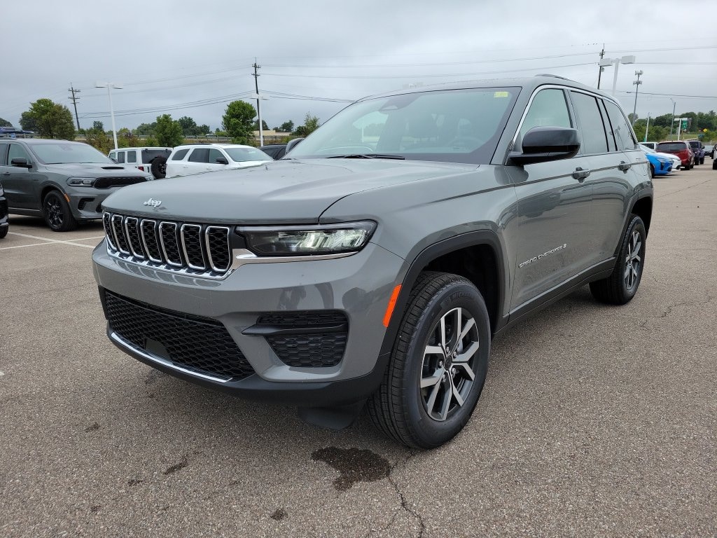 New 2027 Jeep Grand Cherokee Laredo X 4x4 Sport Utility