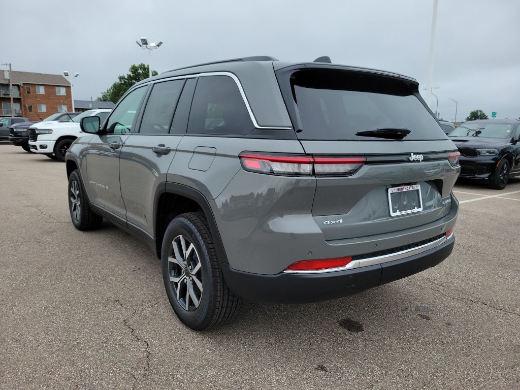 New 2027 Jeep Grand Cherokee Laredo X 4x4 Sport Utility