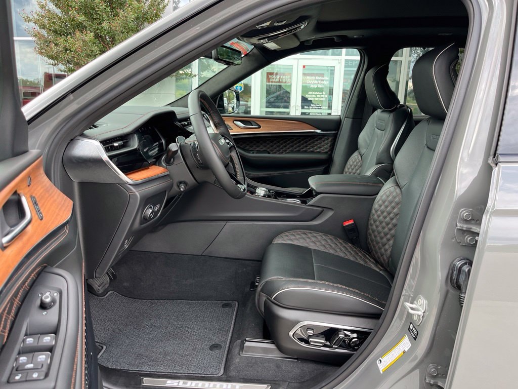 New 2027 Jeep Grand Cherokee L SUMMIT 4X4 Sport Utility
