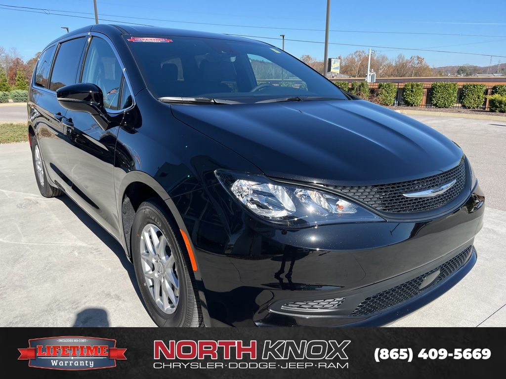 2026 Chrysler Voyager LX - Photo 32