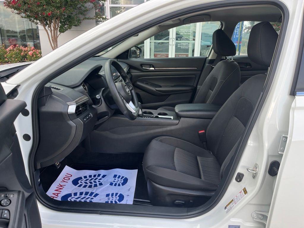 Used 2025 Nissan Altima 2.5 SV Sedan