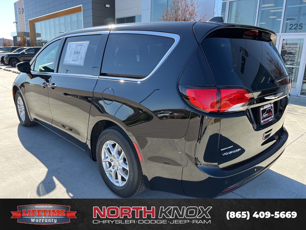 2026 Chrysler Voyager LX - Photo 18