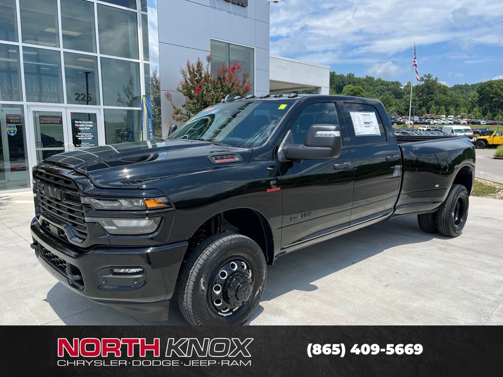 New 2026 Ram 3500 BIG HORN CREW CAB 4X4 8' BOX Pickup