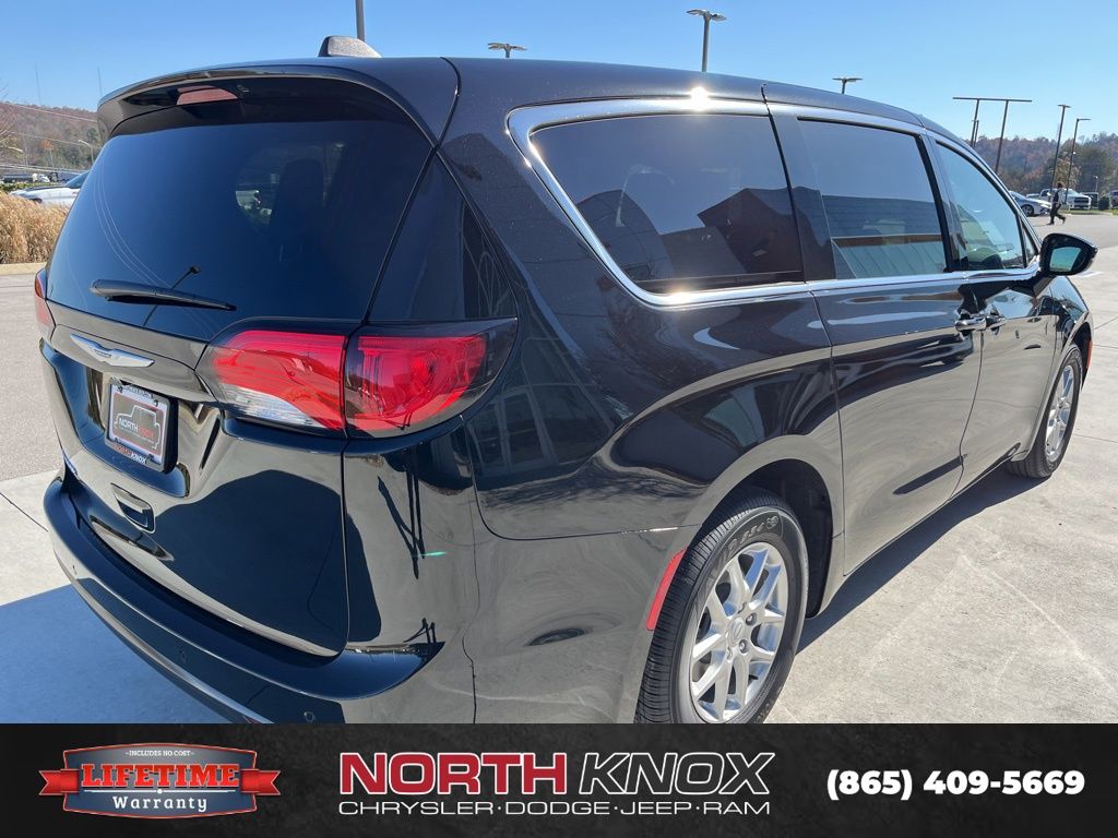2026 Chrysler Voyager LX - Photo 22
