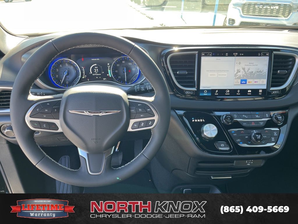 2026 Chrysler Voyager LX - Photo 8