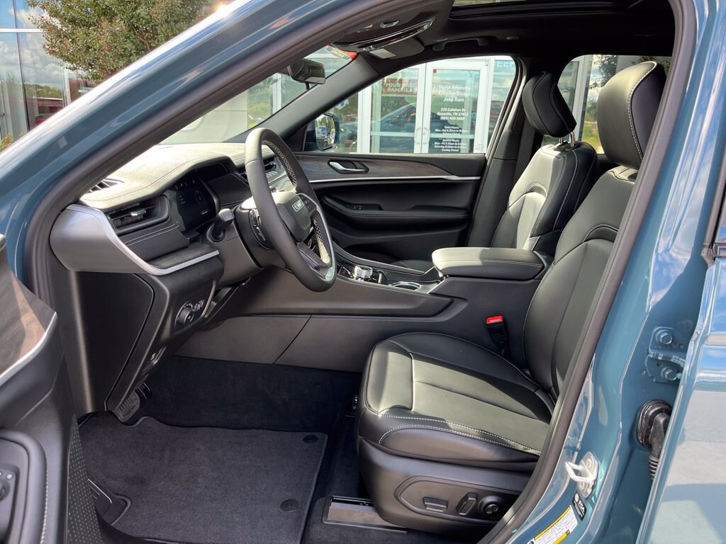 New 2027 Jeep Grand Cherokee L LIMITED 4X4 Sport Utility
