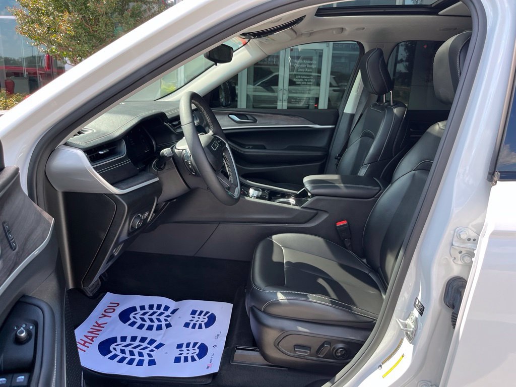 Used 2023 Jeep Grand Cherokee Limited SUV