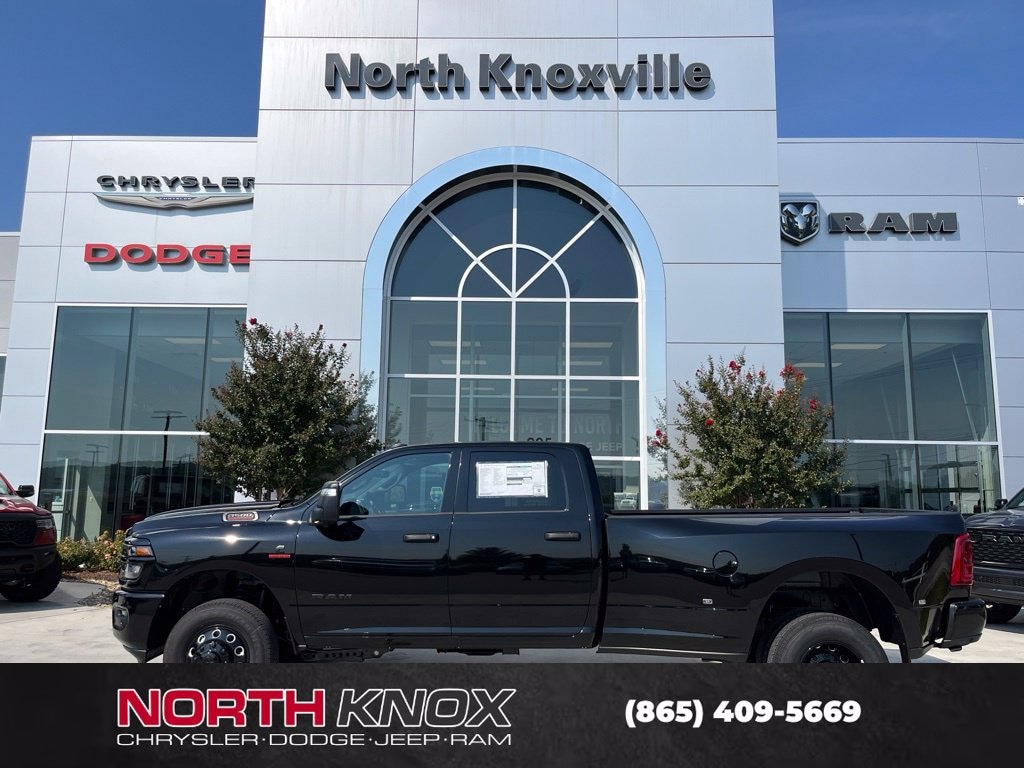 New 2027 Ram 3500 BIG HORN CREW CAB 4X4 8' BOX Pickup