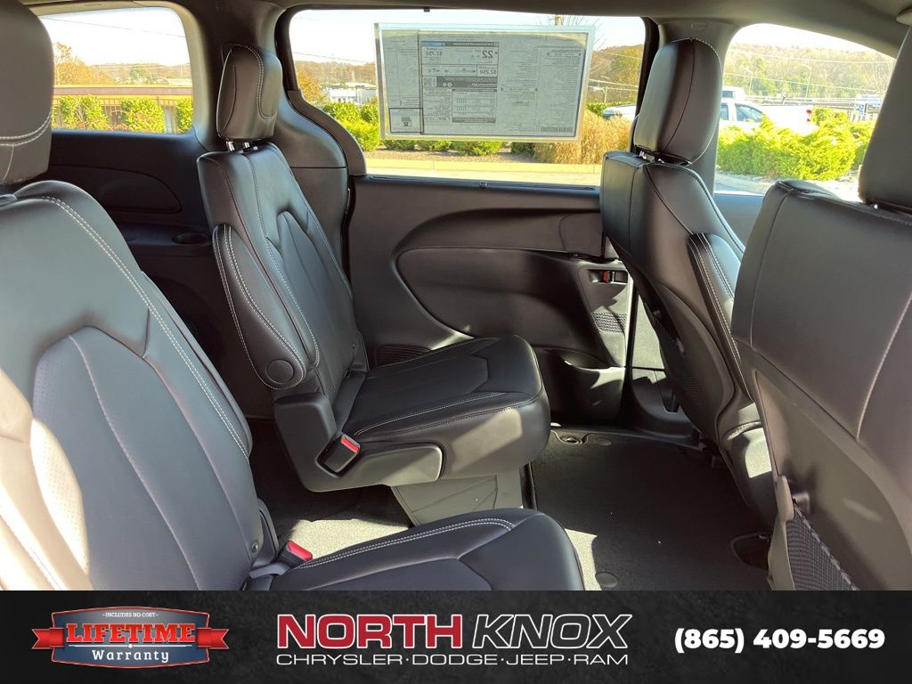 2026 Chrysler Voyager LX - Photo 24