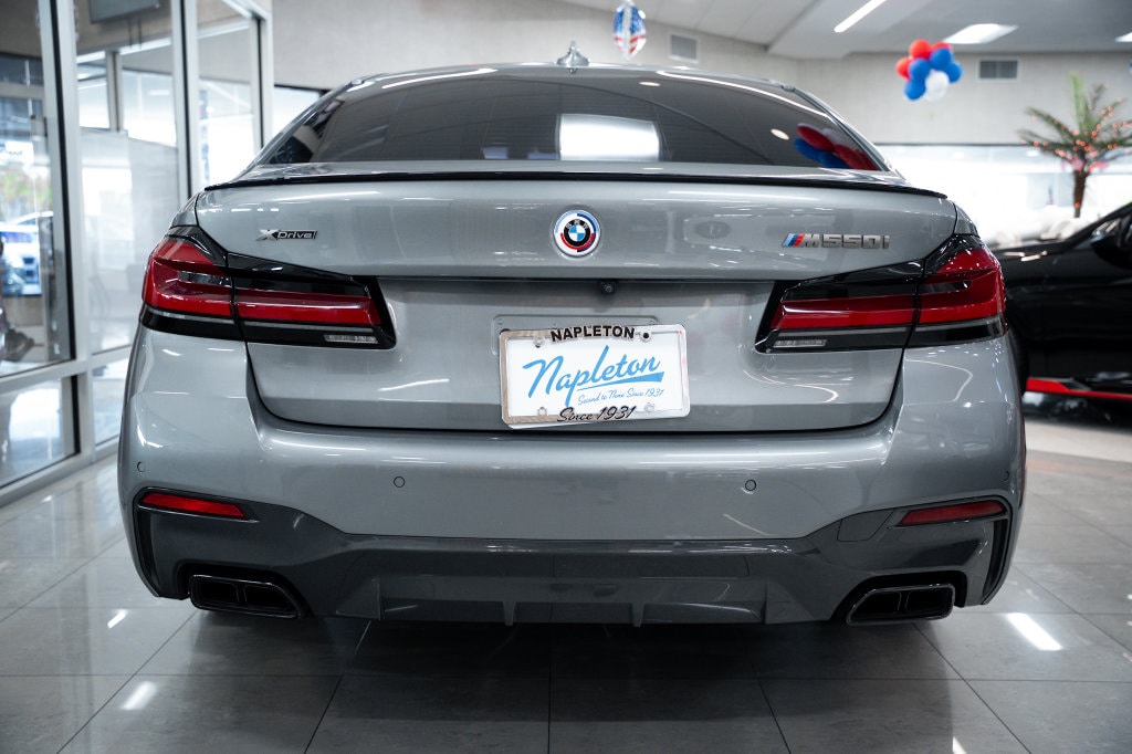 2023 BMW 5 Series M550i - Photo 9