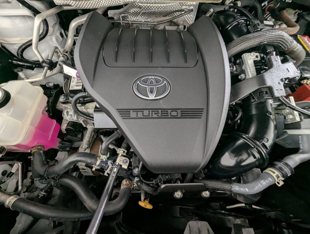 2023 Toyota Highlander LE - Photo 11