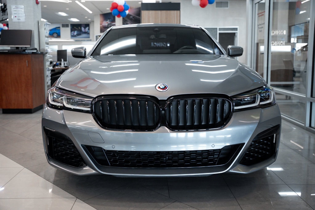 2023 BMW 5 Series M550i - Photo 13