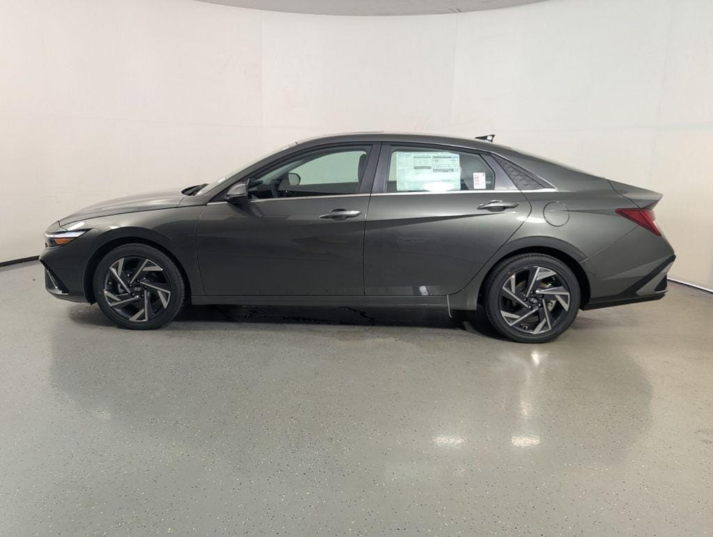 New 2026 Hyundai Elantra Hybrid Limited Sedan