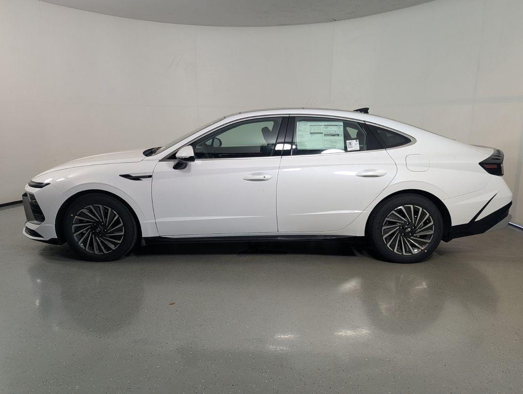 New 2026 Hyundai Sonata Hybrid SEL Sedan