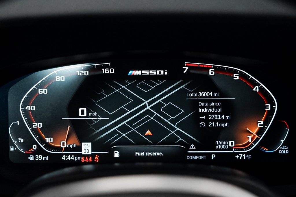 2023 BMW 5 Series M550i - Photo 24