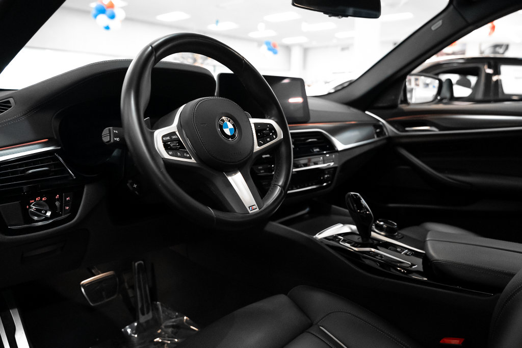 2023 BMW 5 Series M550i - Photo 22