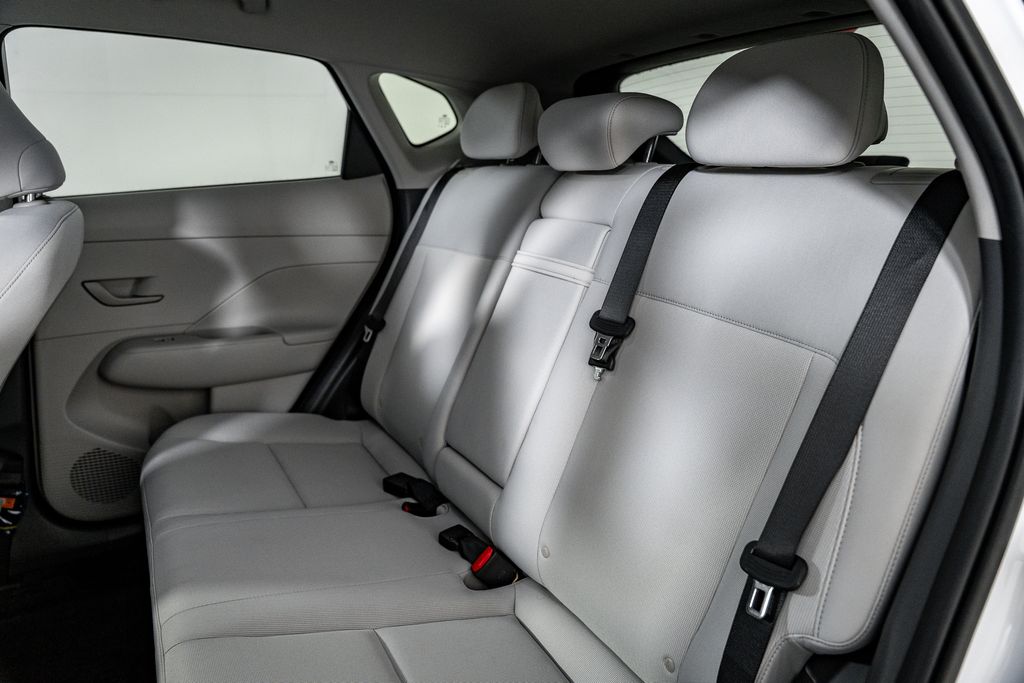 2025 Hyundai Kona SEL Convenience - Photo 18