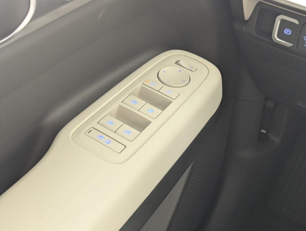 2026 Hyundai Santa Fe SE - Photo 16