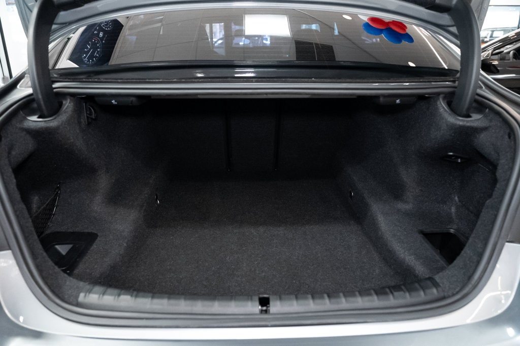 2023 BMW 5 Series M550i - Photo 34