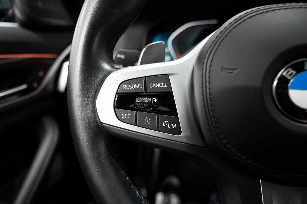 2023 BMW 5 Series M550i - Photo 27