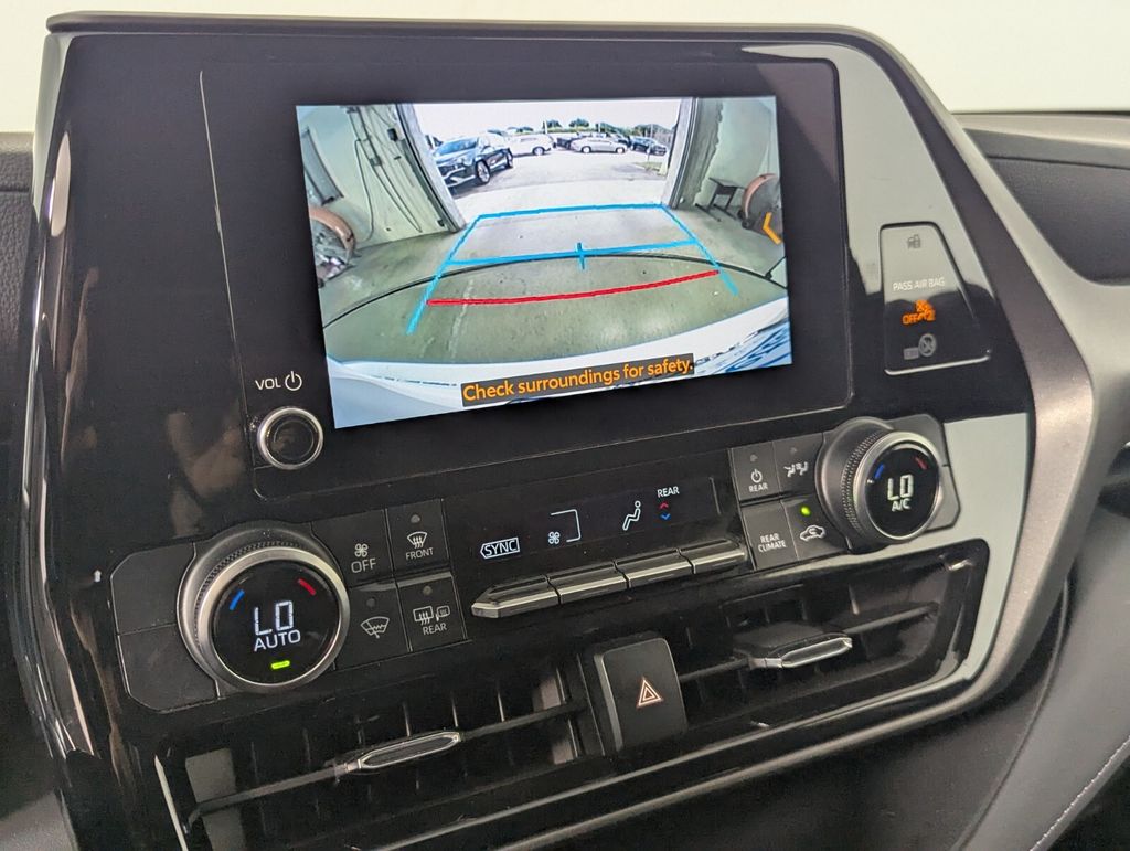 2023 Toyota Highlander LE - Photo 20