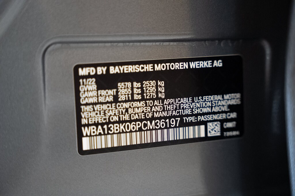 2023 BMW 5 Series M550i - Photo 36
