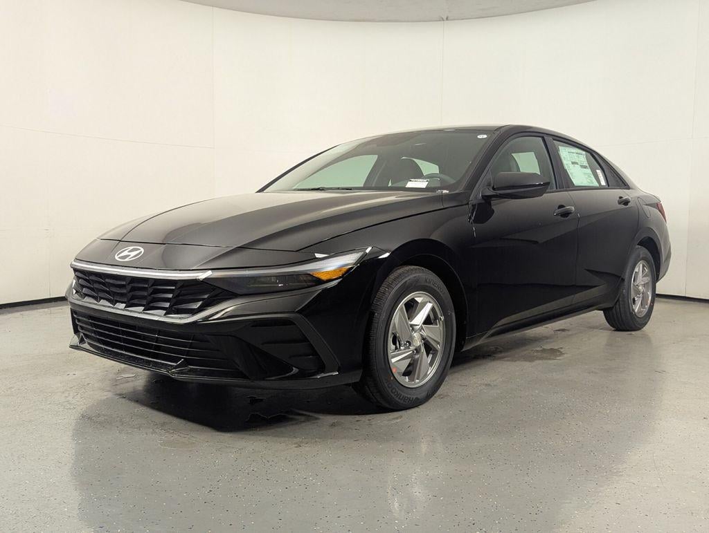 New 2026 Hyundai Elantra SE Sedan