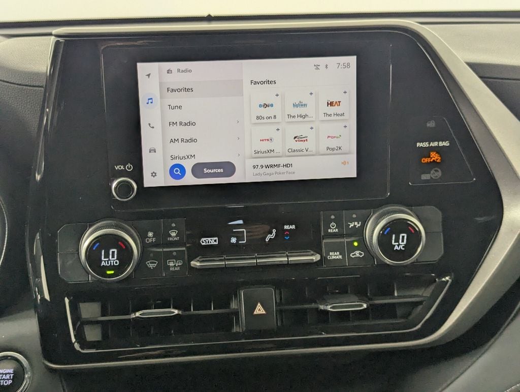 2023 Toyota Highlander LE - Photo 19