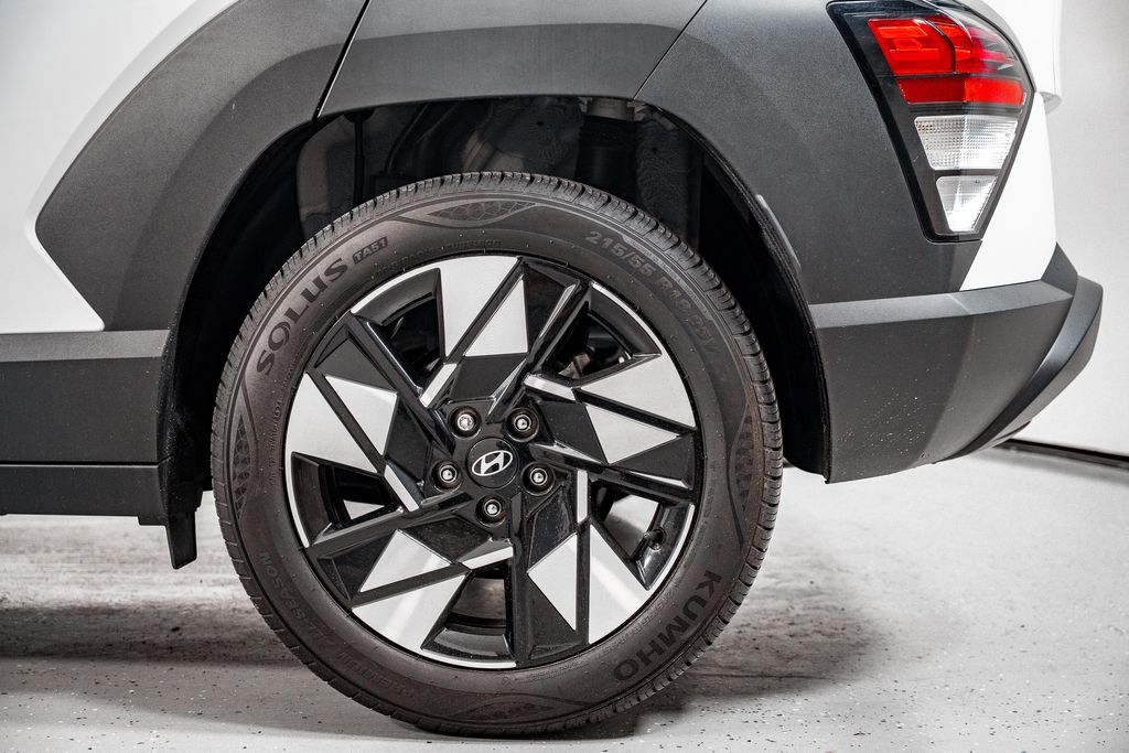 2025 Hyundai Kona SEL Convenience - Photo 12