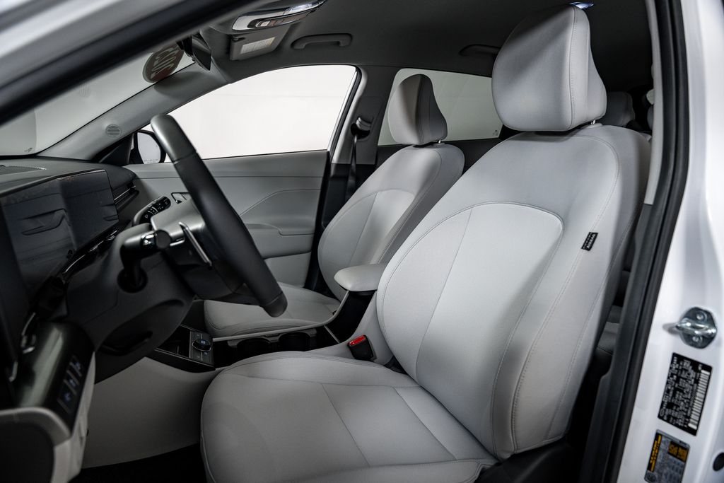 2025 Hyundai Kona SEL Convenience - Photo 17