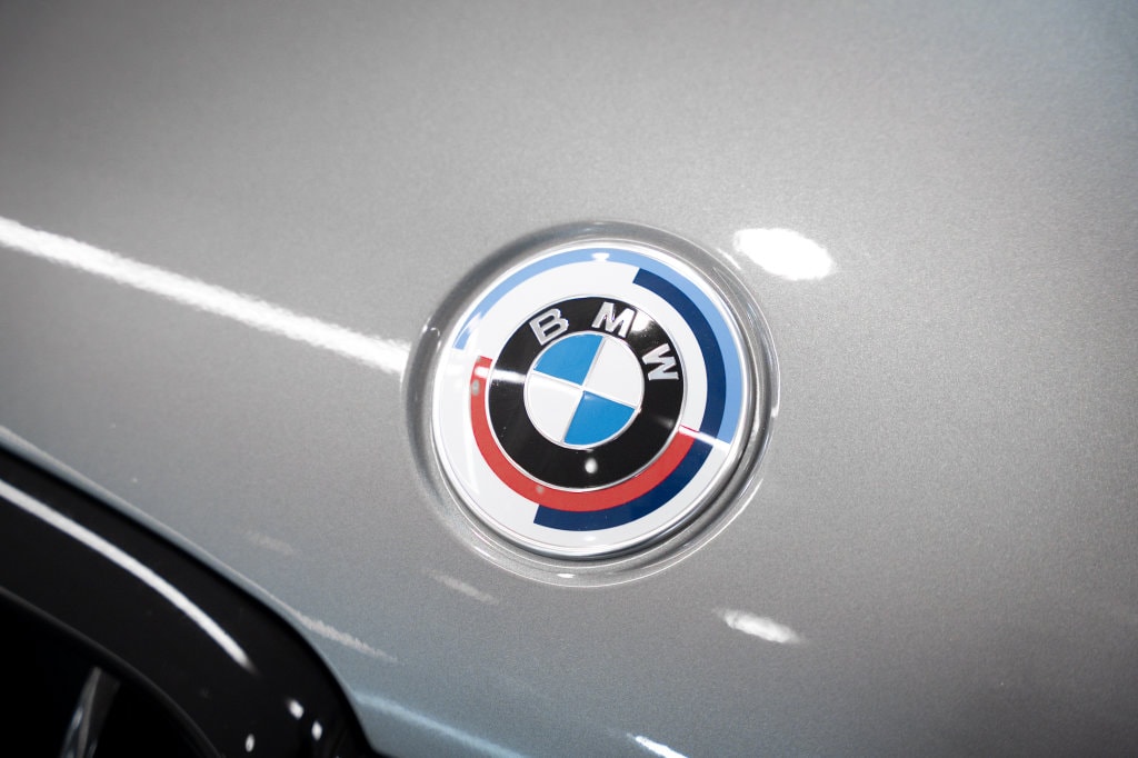 2023 BMW 5 Series M550i - Photo 16