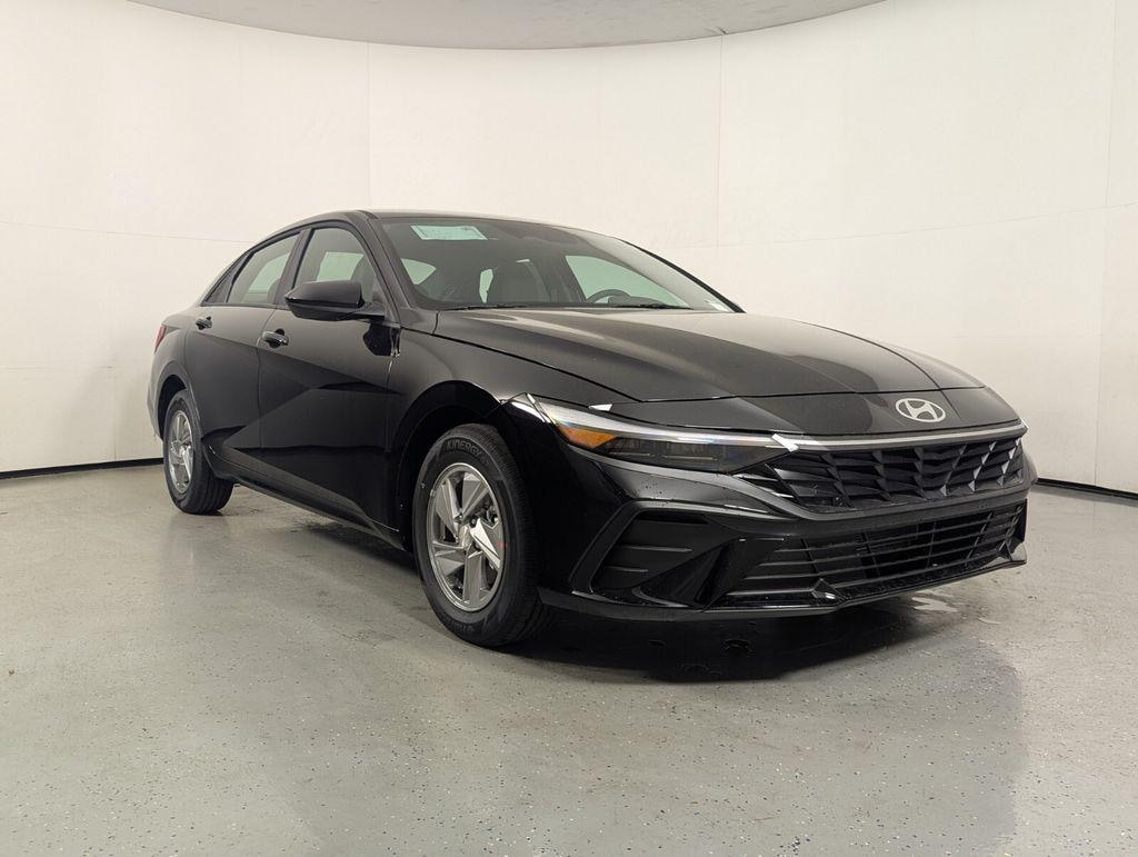 New 2026 Hyundai Elantra SE Sedan