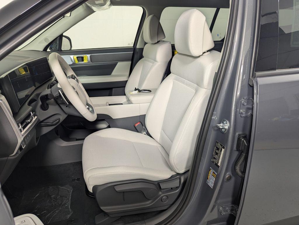 2026 Hyundai Santa Fe SE - Photo 12