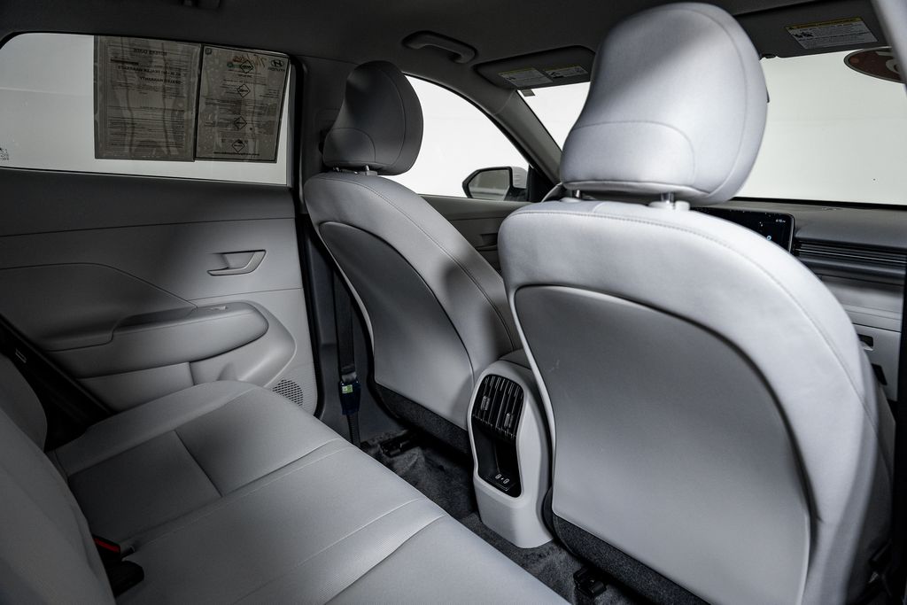 2025 Hyundai Kona SEL Convenience - Photo 30