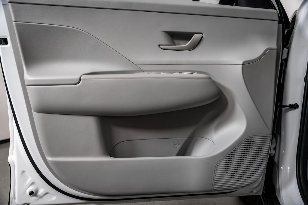 2025 Hyundai Kona SEL Convenience - Photo 21