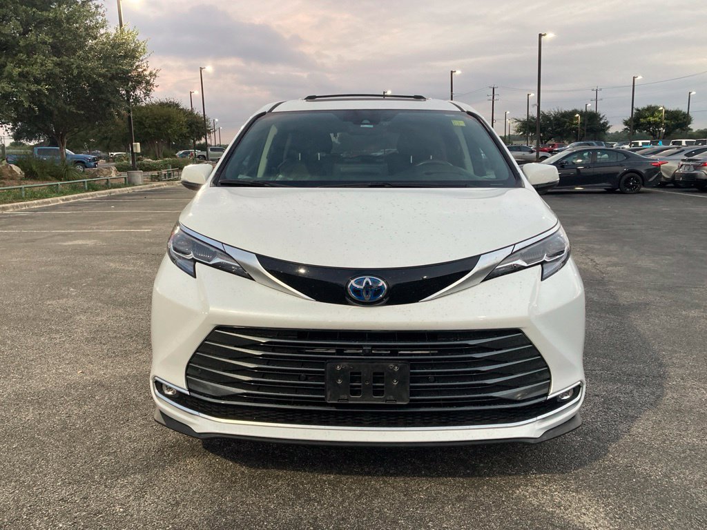 Certified 2024 Toyota Sienna Platinum Minivan/Van
