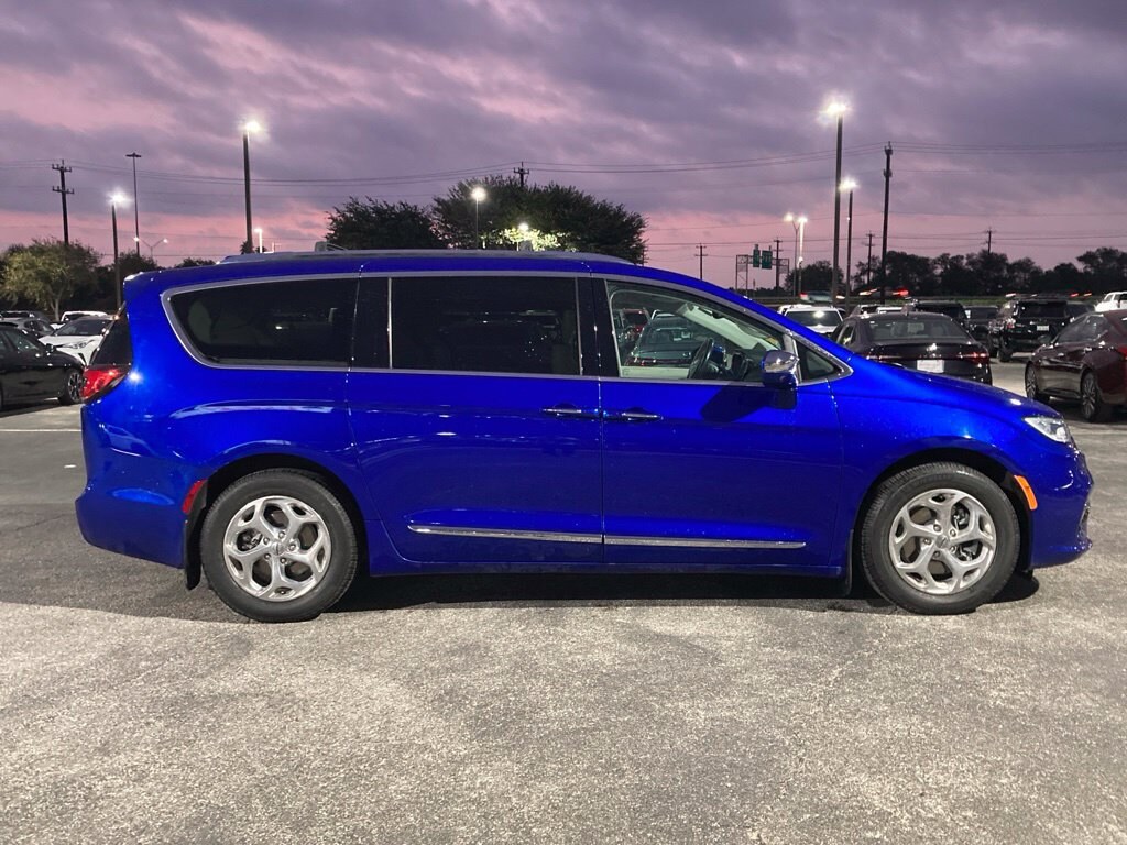 Used 2021 Chrysler