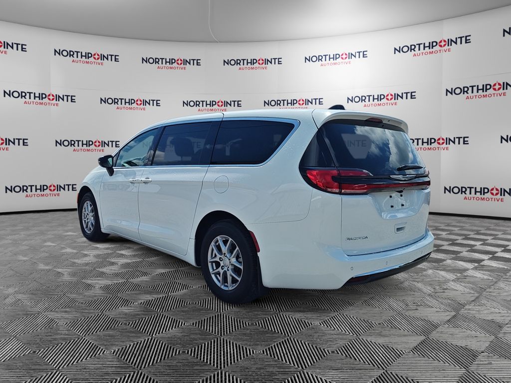 2026 Chrysler Pacifica Select - Photo 4