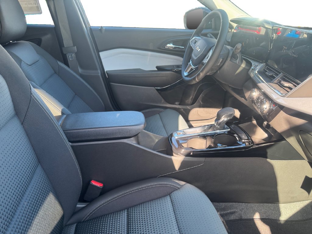 2026 Chevrolet Trax LT - Photo 15