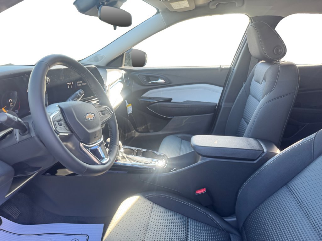 2026 Chevrolet Trax LT - Photo 9