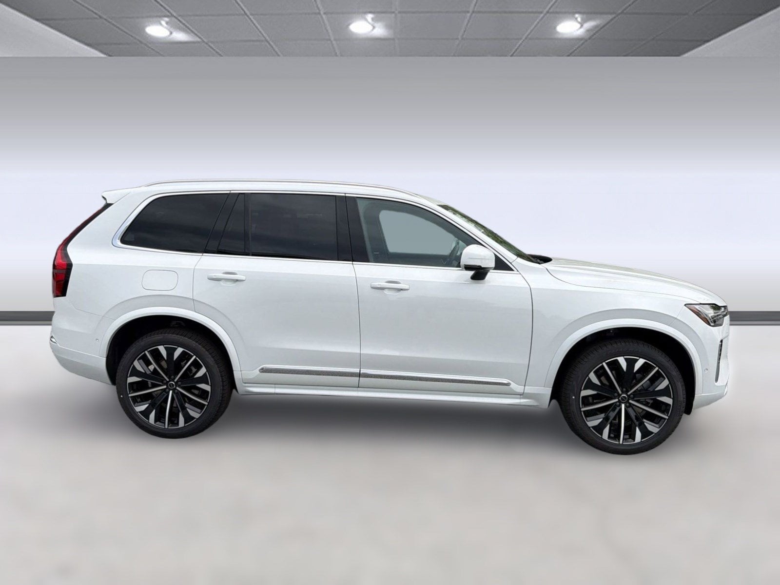 2026 Volvo XC90 Plus - Photo 8