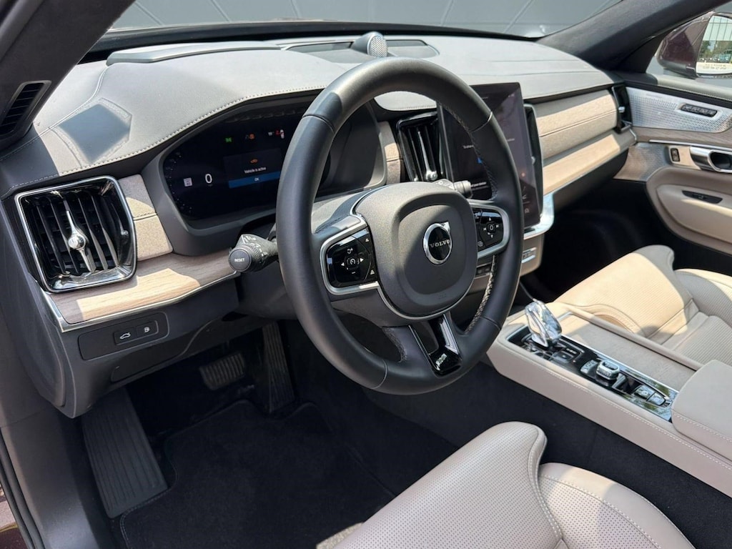 Certified 2025 Volvo XC90 Recharge Plug-In Hybrid T8 Ultra 6 Passenger (2025.5) SUV