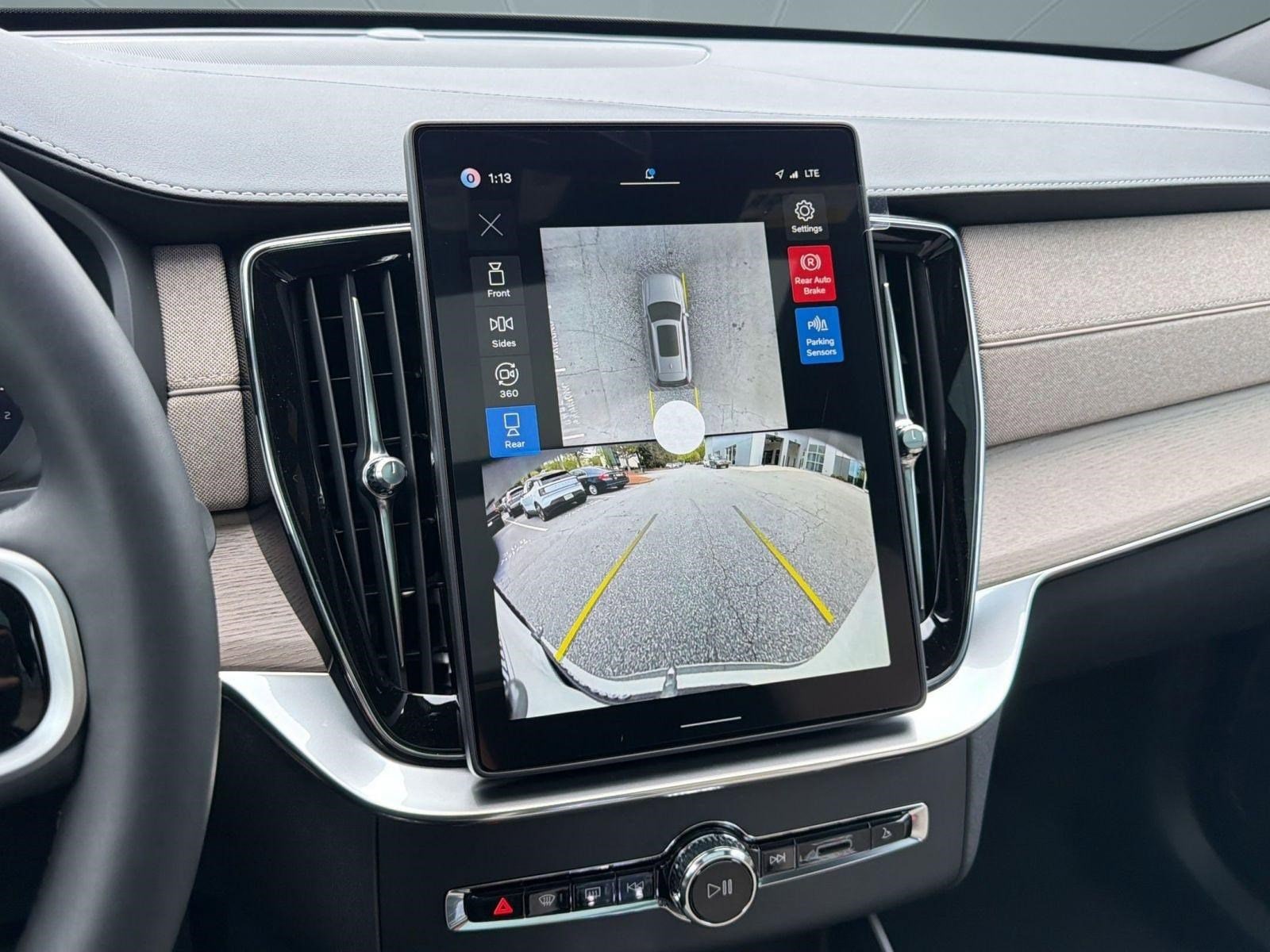 2026 Volvo XC90 Plus - Photo 24