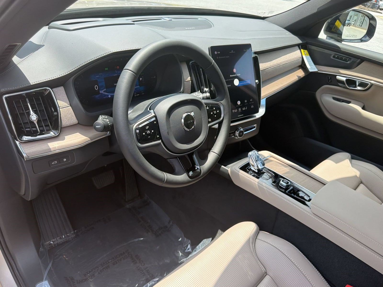 New 2026 Volvo XC90 plug-in hybrid T8 Ultra Dark Theme 7-Seater SUV