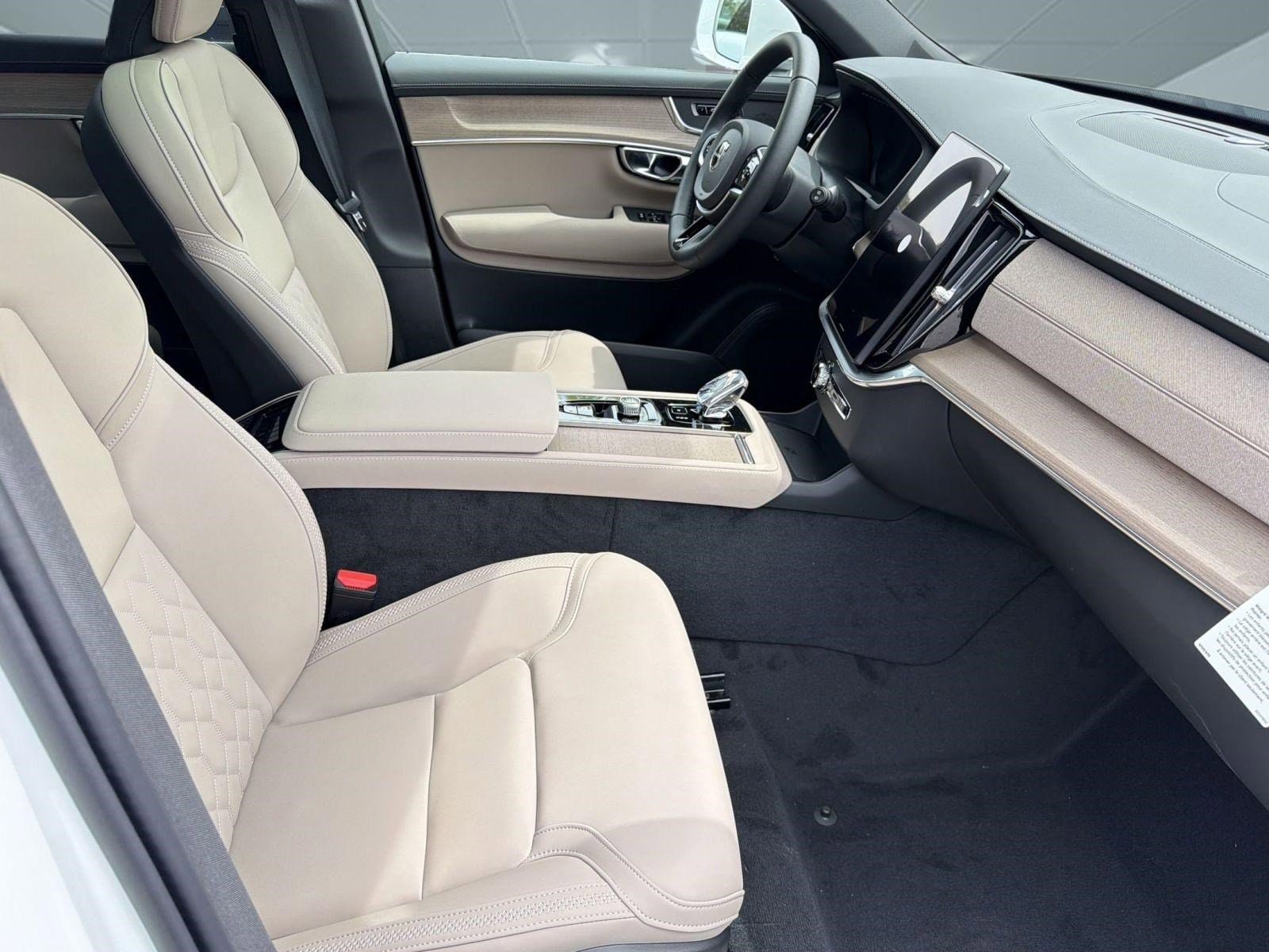 2026 Volvo XC90 Plus - Photo 30