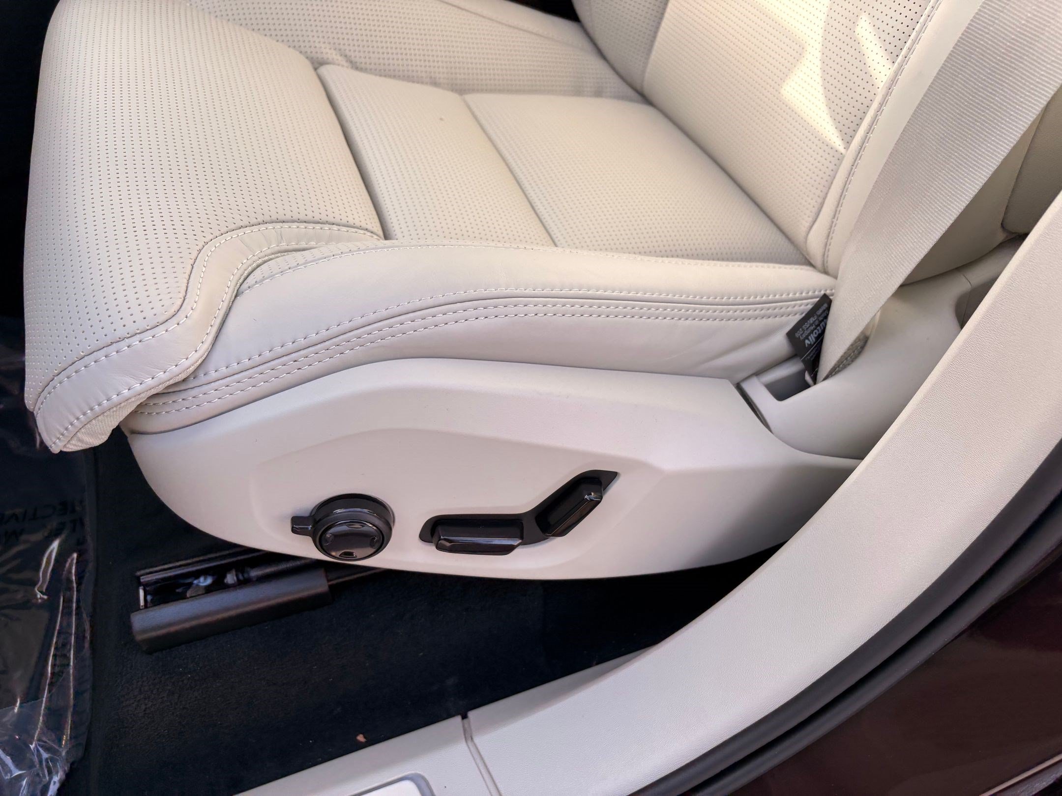 2026 Volvo XC90 Ultra - Photo 13